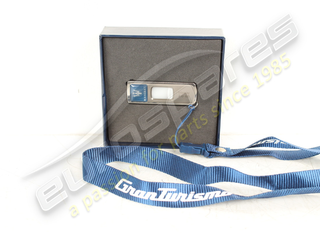 NEW MASERATI USB KEY GRAN TURISMO 4.2. PART NUMBER 920001811 (3) new maserati usb key gran turismo 4.2. part number 920001811 (3)
