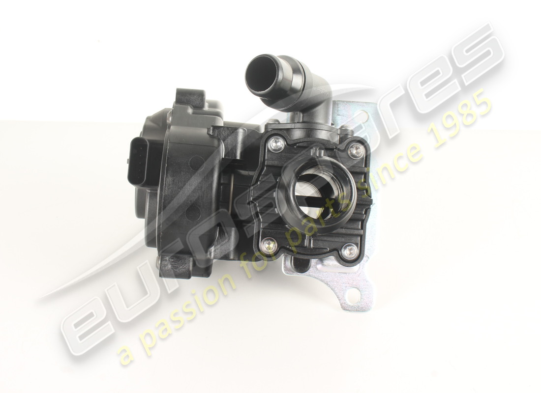 NEW MASERATI TERMOSTATIC VALVE. PART NUMBER 675001144 (2) new maserati termostatic valve. part number 675001144 (2)