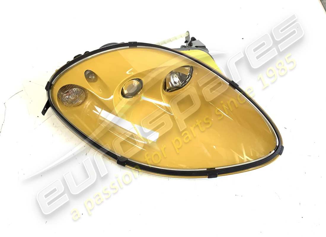 NEW FERRARI RH LAMP ASSEMBLY RHD GIALLO MODENA. PART NUMBER 72001370 (1) new ferrari rh lamp assembly rhd giallo modena. part number 72001370 (1)