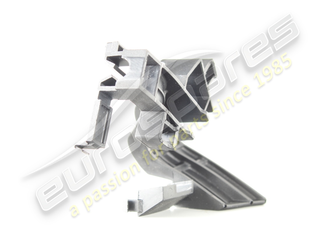 NEW MASERATI CLIP. PART NUMBER 670007068 (2) new maserati clip. part number 670007068 (2)