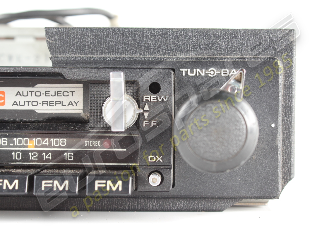 damaged ferrari radio with cassette ceiling. part number 119701 (4)