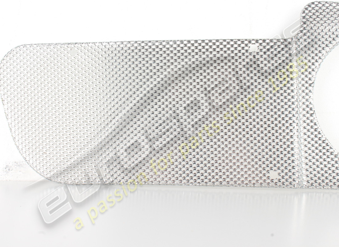 new (other) ferrari rh rear grill -white lucid. part number 68965000 (2)