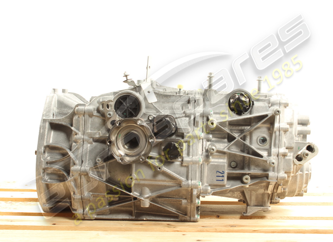 USED FERRARI COMPLETE DUAL CLUTCH GEARBOX. PART NUMBER 807337 (2) used ferrari complete dual clutch gearbox. part number 807337 (2)