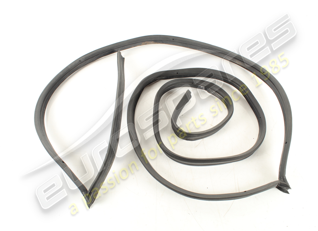 USED Ferrari FRONT BONNET RUBBER SEAL . PART NUMBER 60949300 (1)