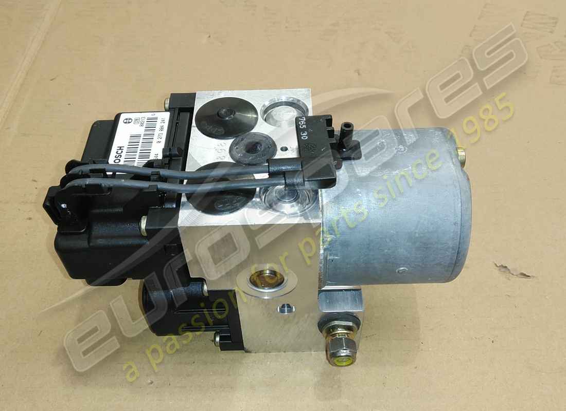 USED FERRARI HYDRAULIC-ELECTRONIC CONTROL UNIT. PART NUMBER 170638 (3) used ferrari hydraulic-electronic control unit. part number 170638 (3)