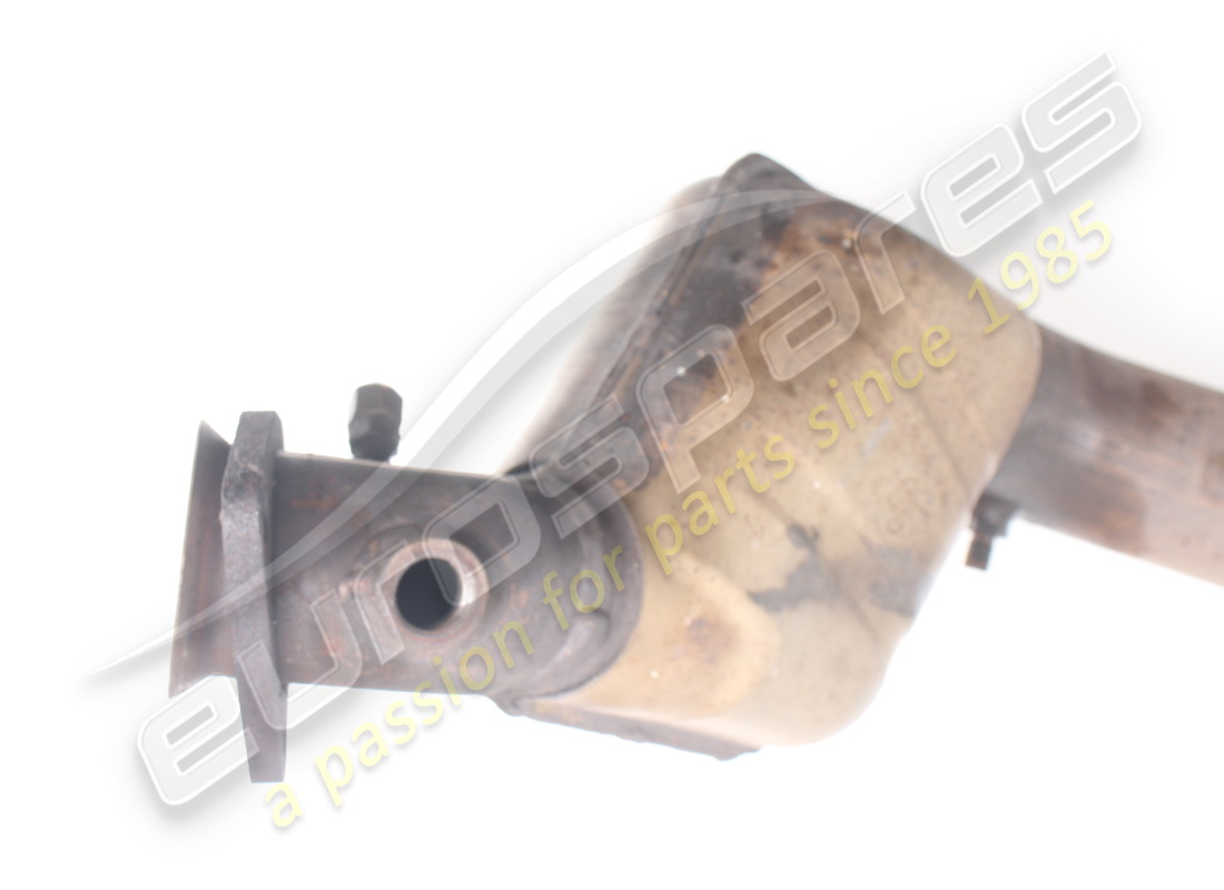 USED MASERATI MANIFOLD W/ PRECAT. AND CATA. PART NUMBER 389000104 (4) used maserati manifold w/ precat. and cata. part number 389000104 (4)