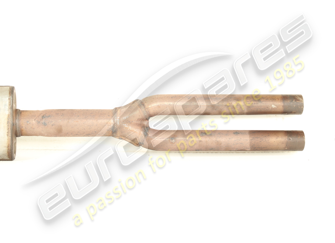 used maserati central muffler. part number 670008322 (4)