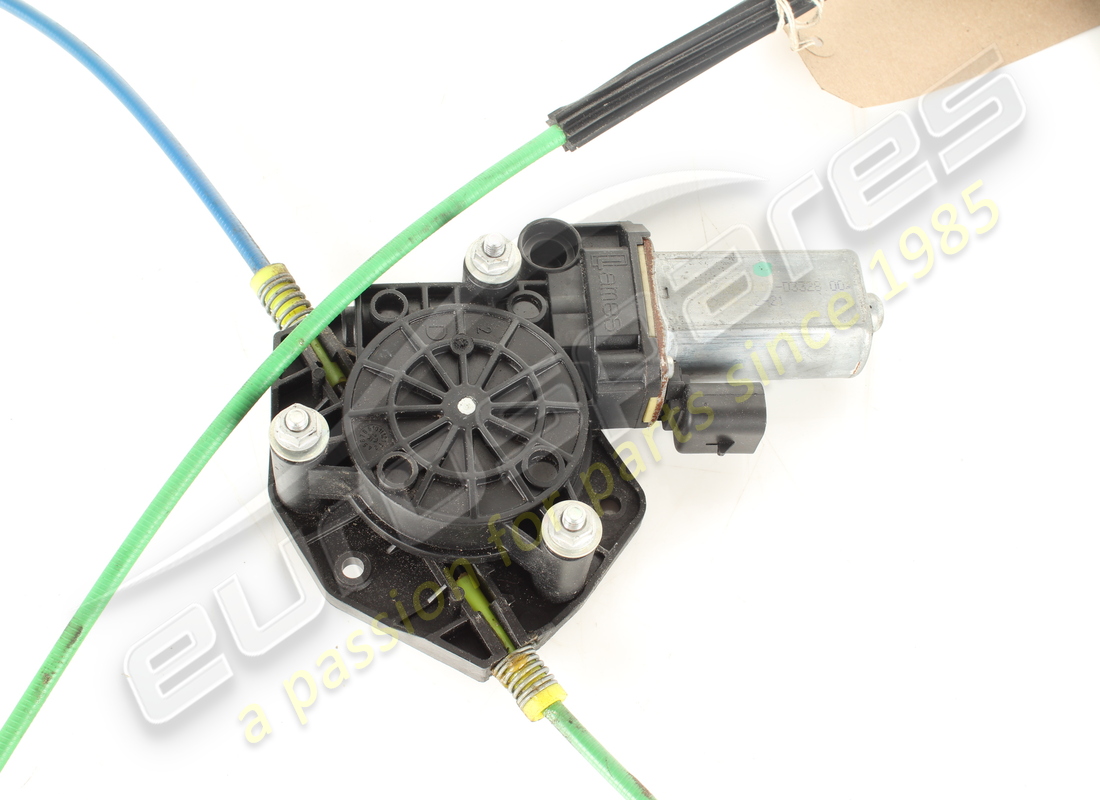 USED FERRARI FRONT LH DOOR POWER WINDOW M. PART NUMBER 82127600 (2) used ferrari front lh door power window m. part number 82127600 (2)