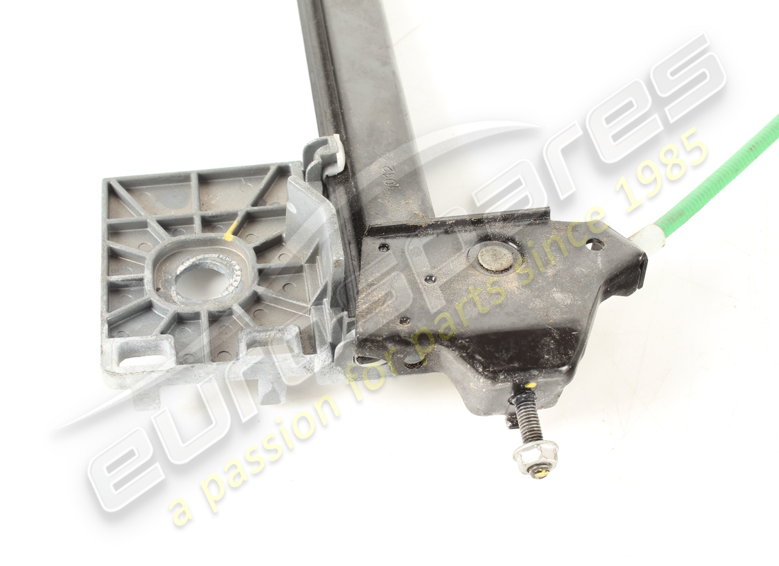 USED FERRARI FRONT LH DOOR POWER WINDOW M. PART NUMBER 82127600 (4) used ferrari front lh door power window m. part number 82127600 (4)