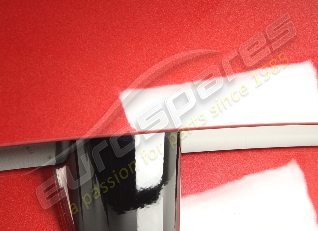 used ferrari complete rear spoiler with camera. part number eap1552607 (3)