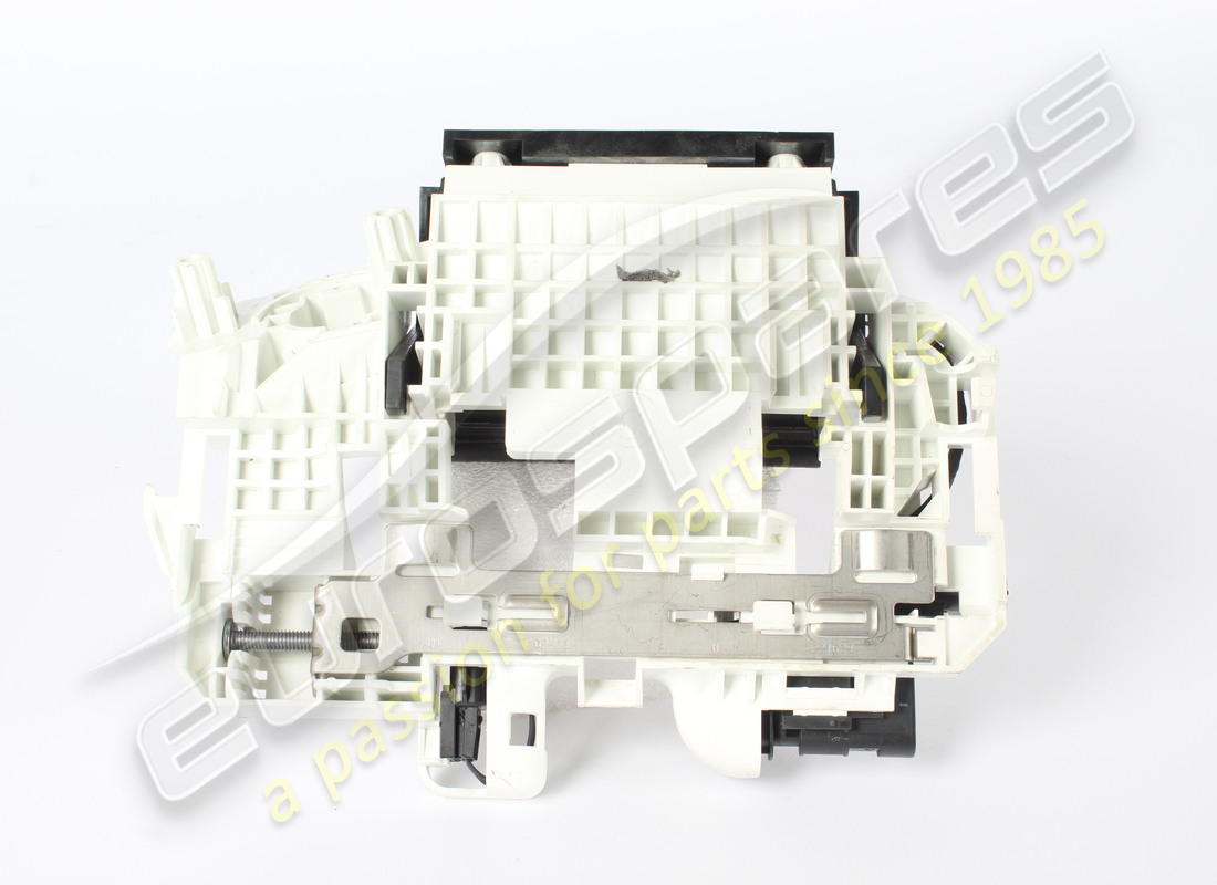 USED MASERATI LH EXTERNAL DOOR HANDLE BRAC. PART NUMBER 670175389 (1) used maserati lh external door handle brac. part number 670175389 (1)