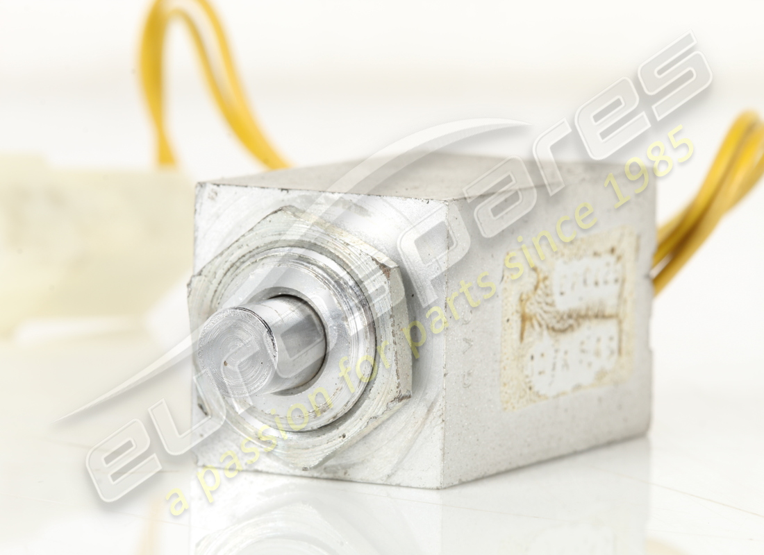 USED FERRARI GLOVE BOX/FUEL FILLER CAP SOLENOID. PART NUMBER 60868600 (2) used ferrari glove box/fuel filler cap solenoid. part number 60868600 (2)