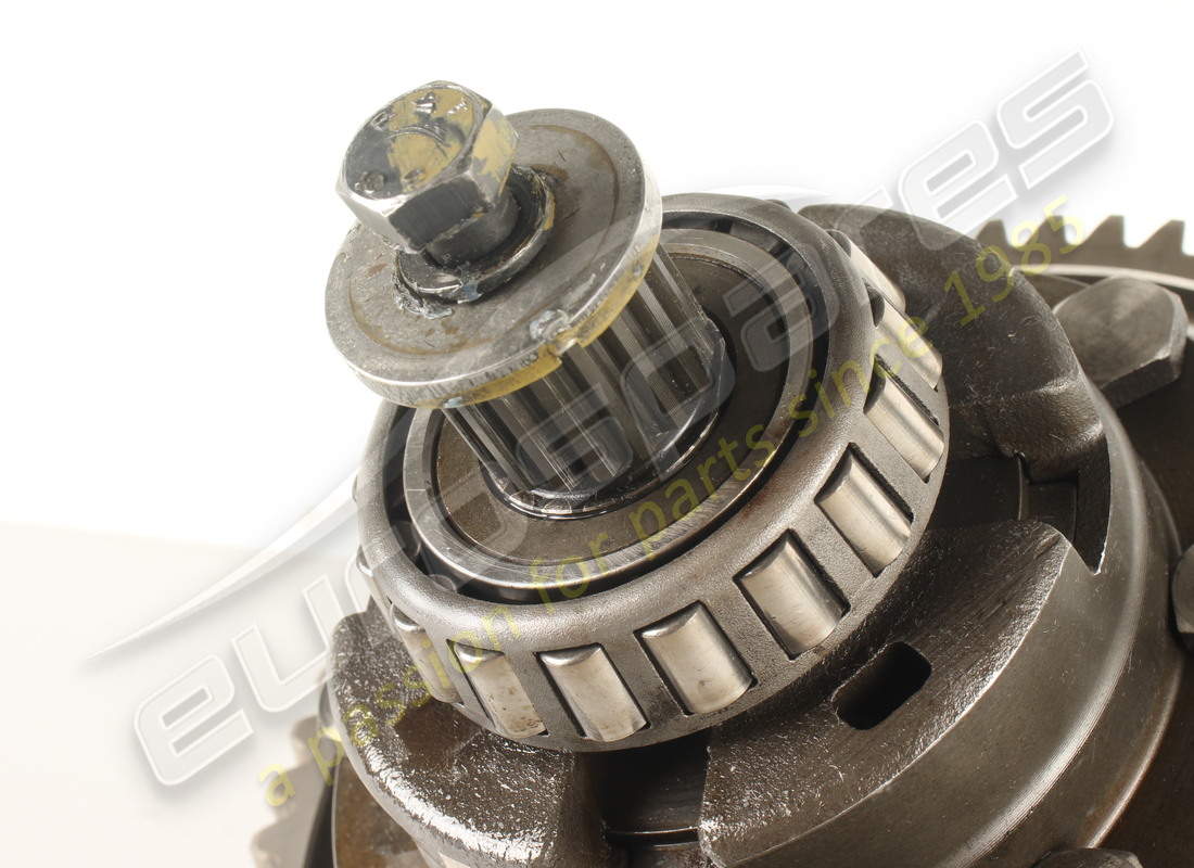 USED FERRARI DIFFERENTIAL UNIT. PART NUMBER 106769 (5) used ferrari differential unit. part number 106769 (5)