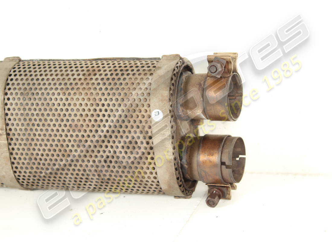 USED FERRARI CENTRAL MUFFLER. PART NUMBER 175762 (3) used ferrari central muffler. part number 175762 (3)