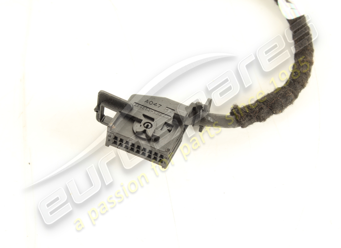 USED FERRARI PASSENGER COMPARTMENT CAMERA. PART NUMBER 266792 (3) used ferrari passenger compartment camera. part number 266792 (3)