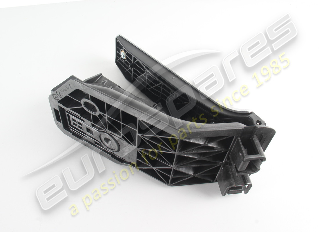 NEW MASERATI ACCELERATOR PEDAL. PART NUMBER 670156296 (4) new maserati accelerator pedal. part number 670156296 (4)