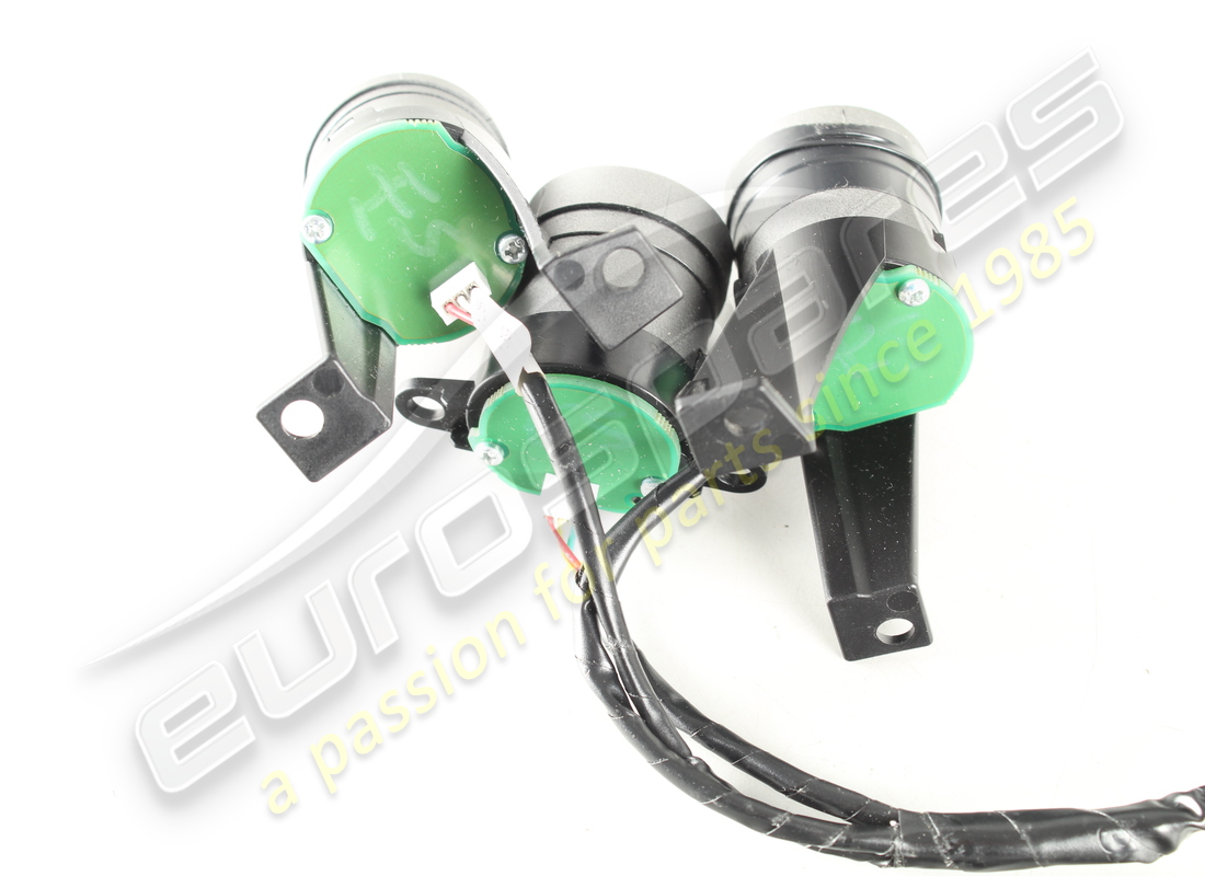 used ferrari set of 3 f1 buttons (not for usa). part number 260993 (4)