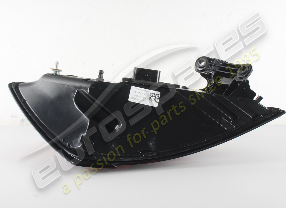 NEW OE RH TAIL LIGHT FIXED SIDE. PART NUMBER 670158688 (2) new oe rh tail light fixed side. part number 670158688 (2)