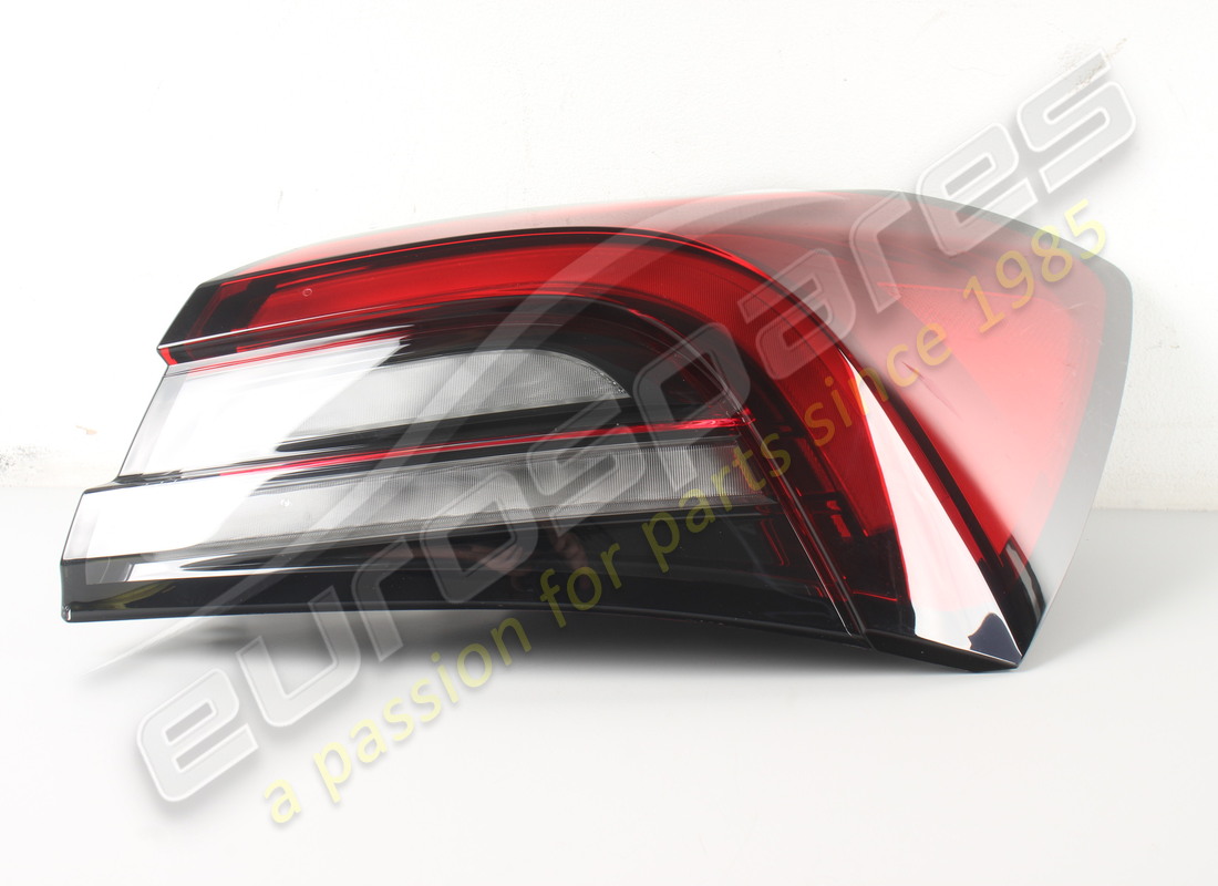 NEW OE RH TAIL LIGHT FIXED SIDE. PART NUMBER 670158688 (1) new oe rh tail light fixed side. part number 670158688 (1)