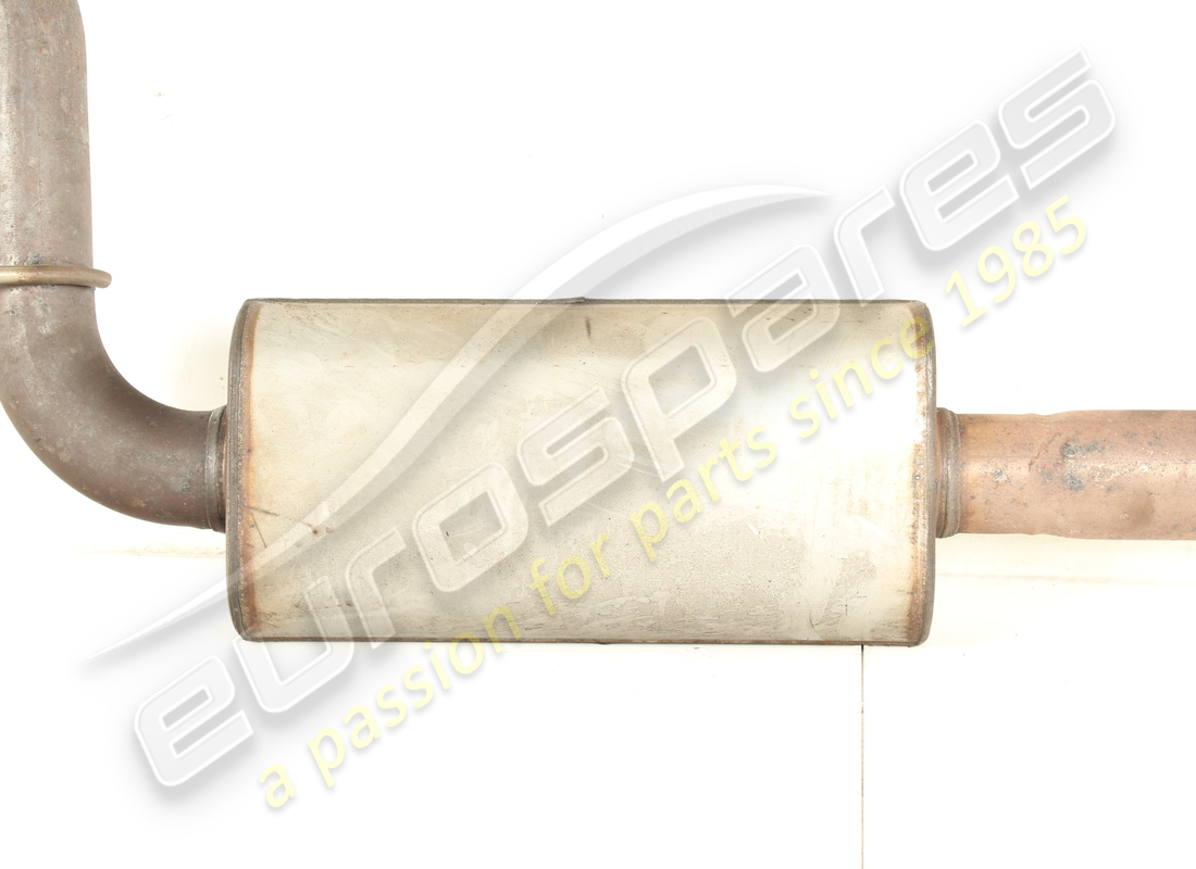 used maserati central muffler. part number 670008322 (3)