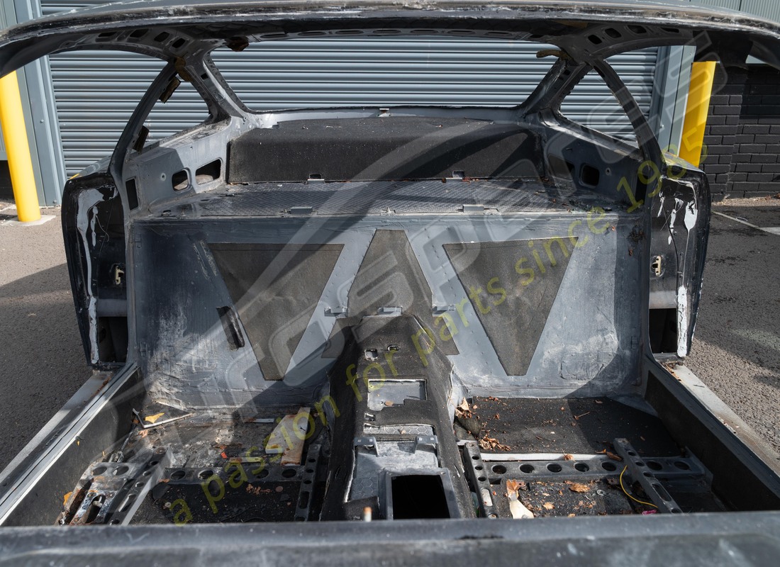 USED FERRARI 550 COMPLETE BODYSHELL BARE. PART NUMBER 65375900 (6) used ferrari 550 complete bodyshell bare. part number 65375900 (6)