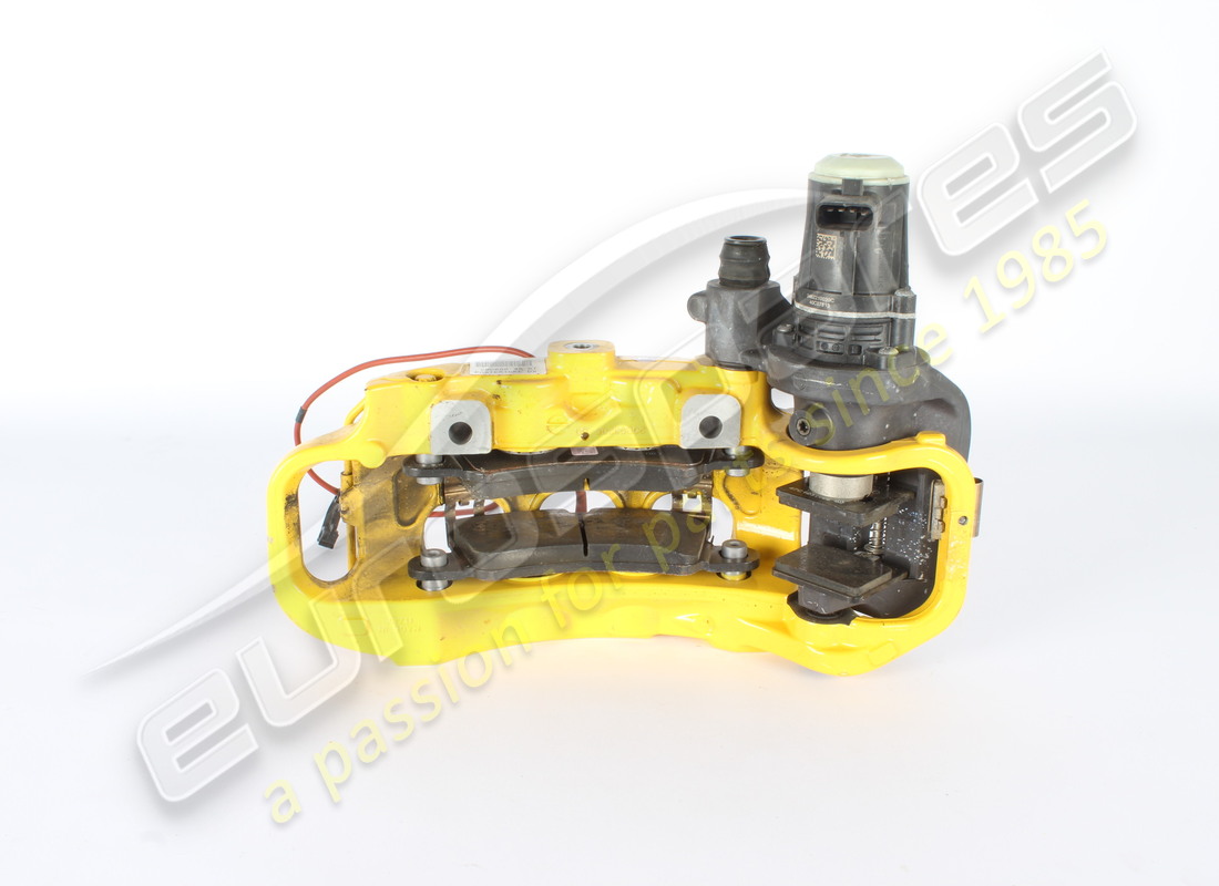 USED FERRARI CALIPER COMPLETE CARBON CERAMIC POST.DX GIAL. PART NUMBER 776940 (3) used ferrari caliper complete carbon ceramic post.dx gial. part number 776940 (3)