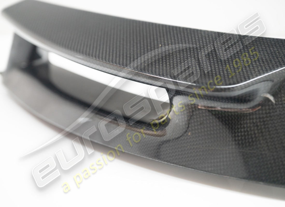 used ferrari complete lh rear flank cladding. part number 901766 (3)