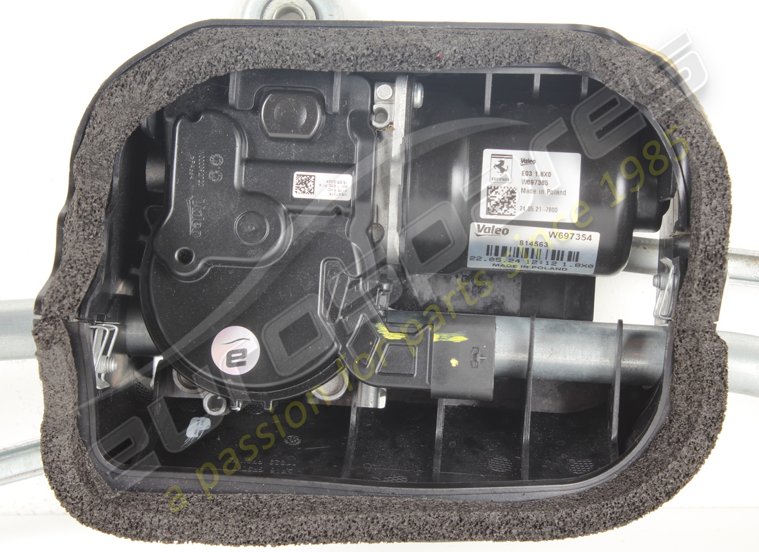 USED FERRARI GRUPPO TERGI GDX. PART NUMBER 814563 (2) used ferrari gruppo tergi gdx. part number 814563 (2)