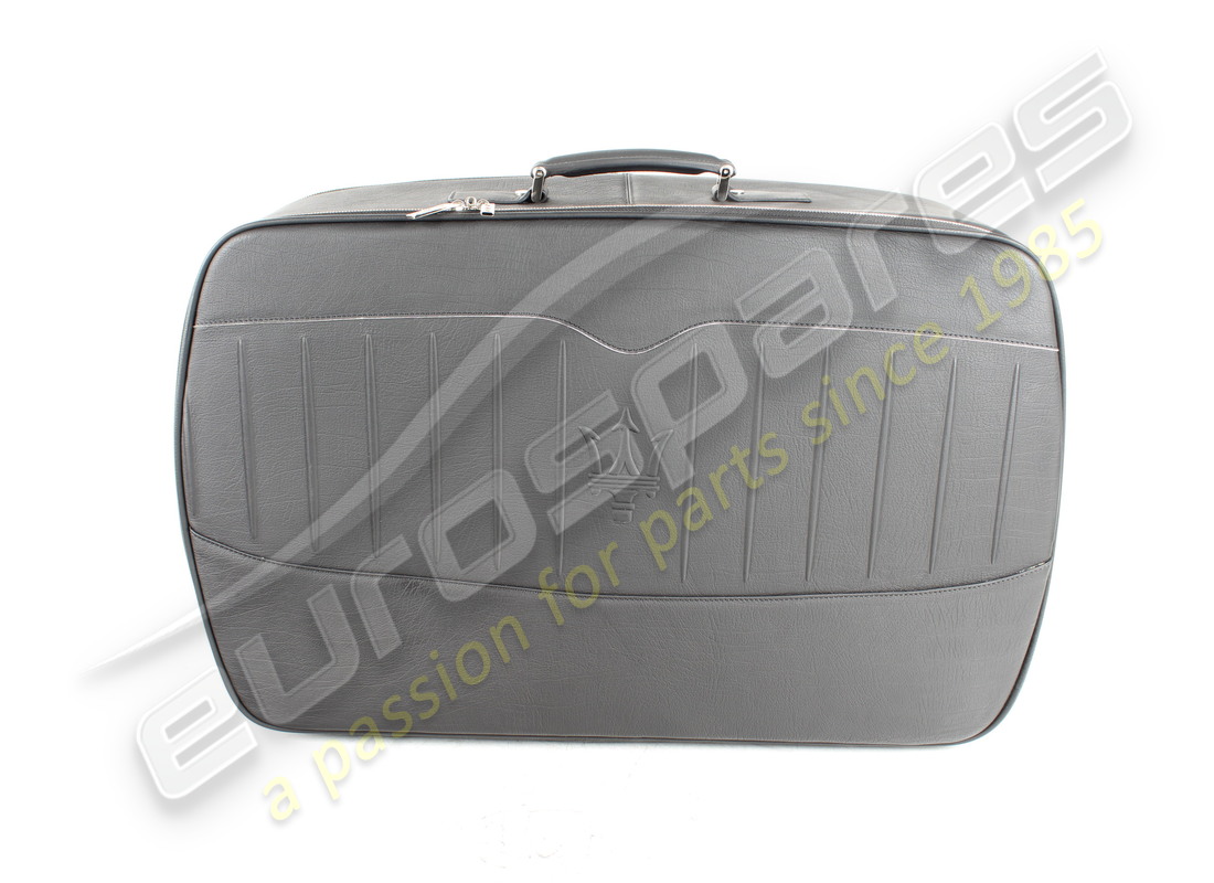 new maserati luggage set. part number 940000085 (3)
