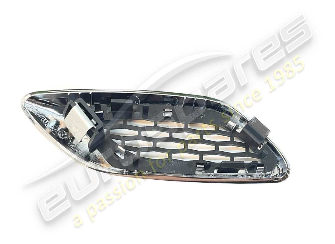 new maserati rh lateral air vent . part number 670065951 (3)