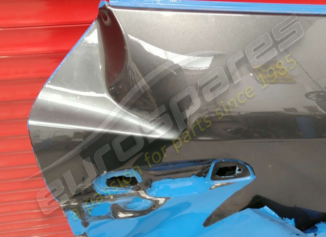 DAMAGED LAMBORGHINI RH REAR DOOR. PART NUMBER 4ML833052A (3) damaged lamborghini rh rear door. part number 4ml833052a (3)