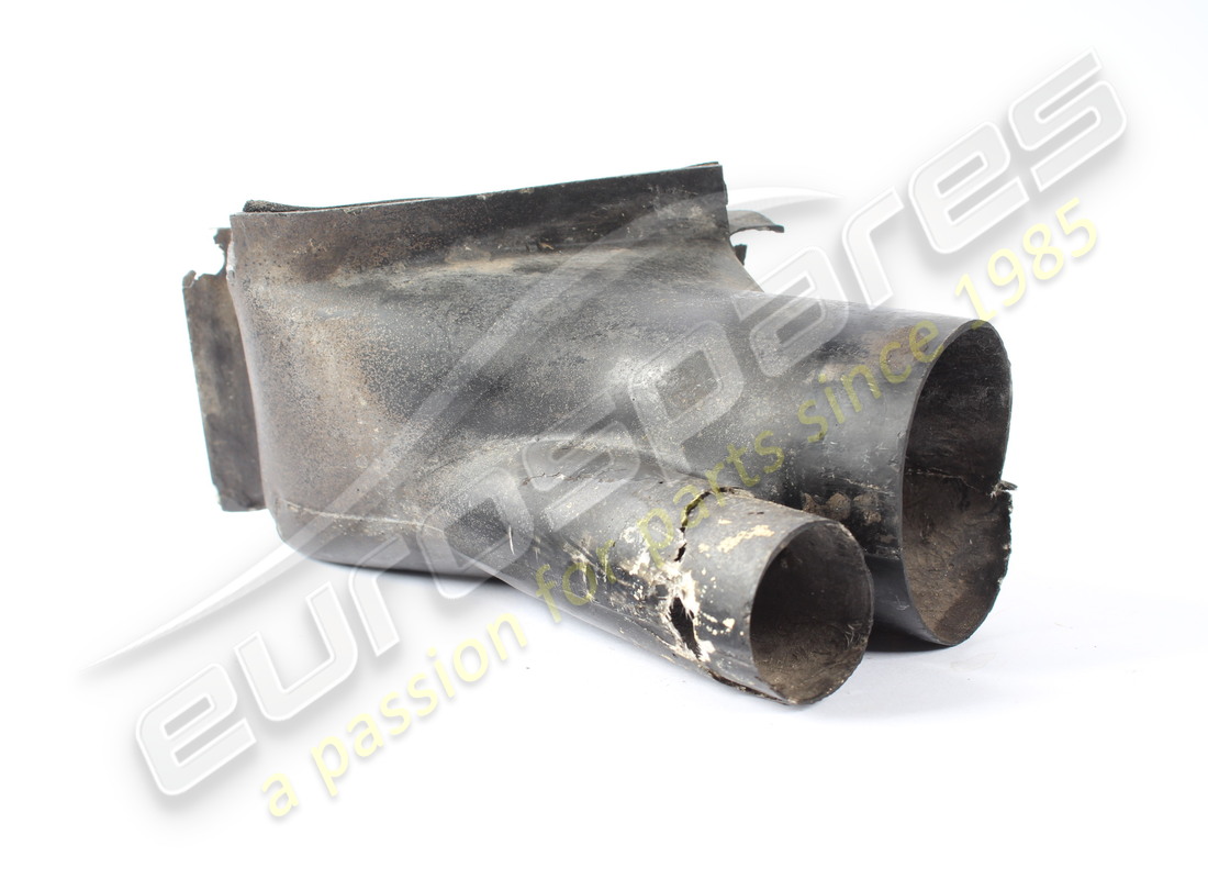 DAMAGED FERRARI RH BRAKE AIR CONVEYOR. PART NUMBER 124191 (3) damaged ferrari rh brake air conveyor. part number 124191 (3)