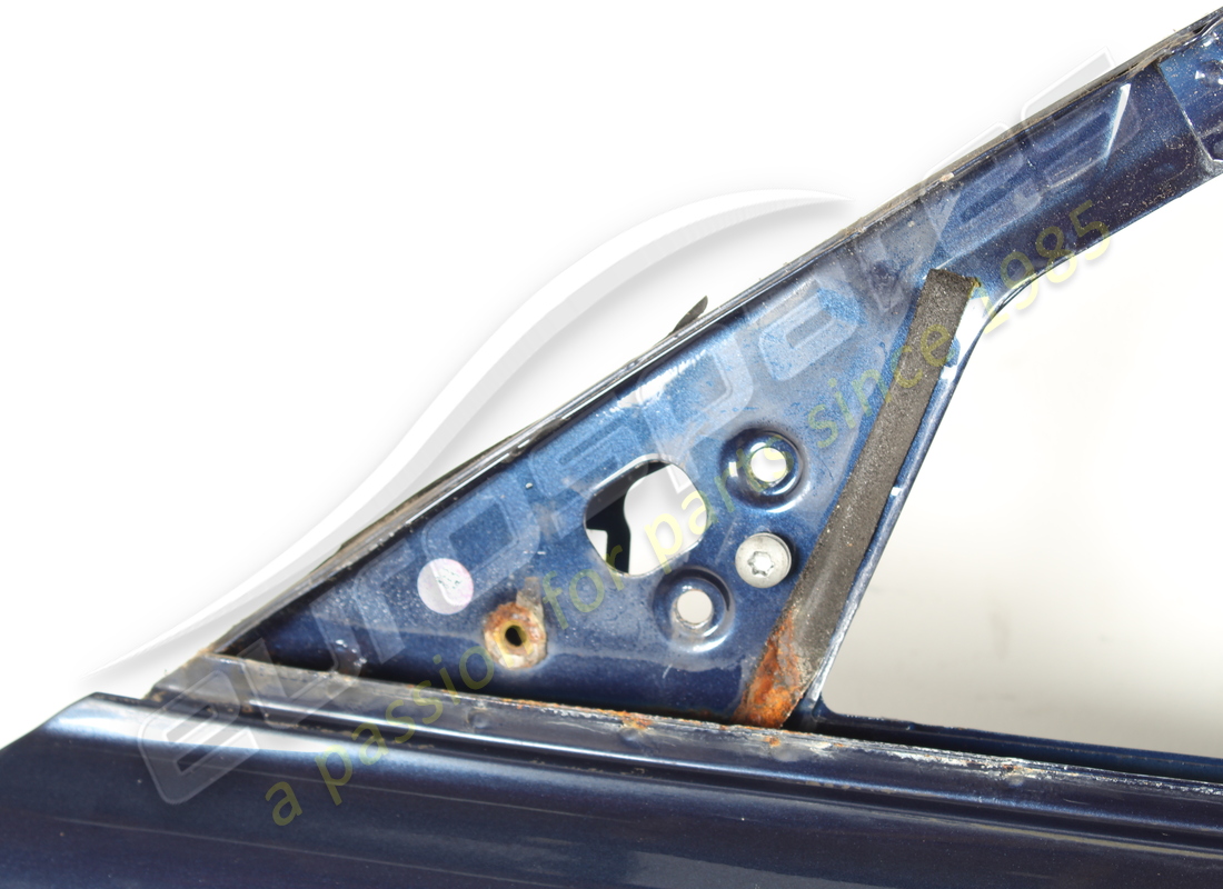 used maserati complete lh front door. part number 67062100 (4)