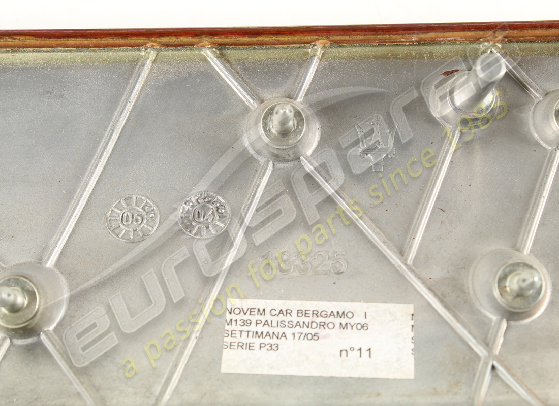 USED MASERATI MODANATURA PORTA A SX M139AQ. PART NUMBER 981337082 (7) used maserati modanatura porta a sx m139aq. part number 981337082 (7)