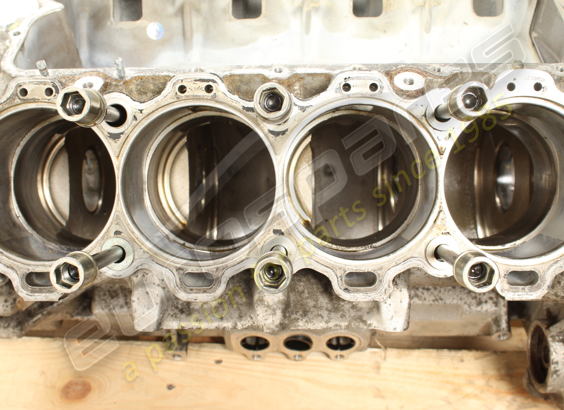 used maserati crankcase / lower crank. assembly. part number 216261 (5)