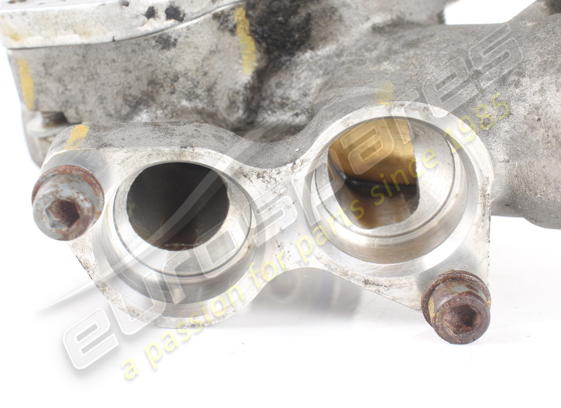 used ferrari complete oil thermostat. part number 304797 (2)