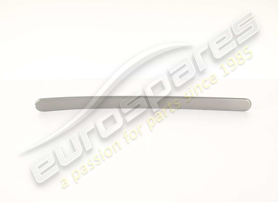 used maserati rear lh mouldingaluminium. part number 67393928 (1)