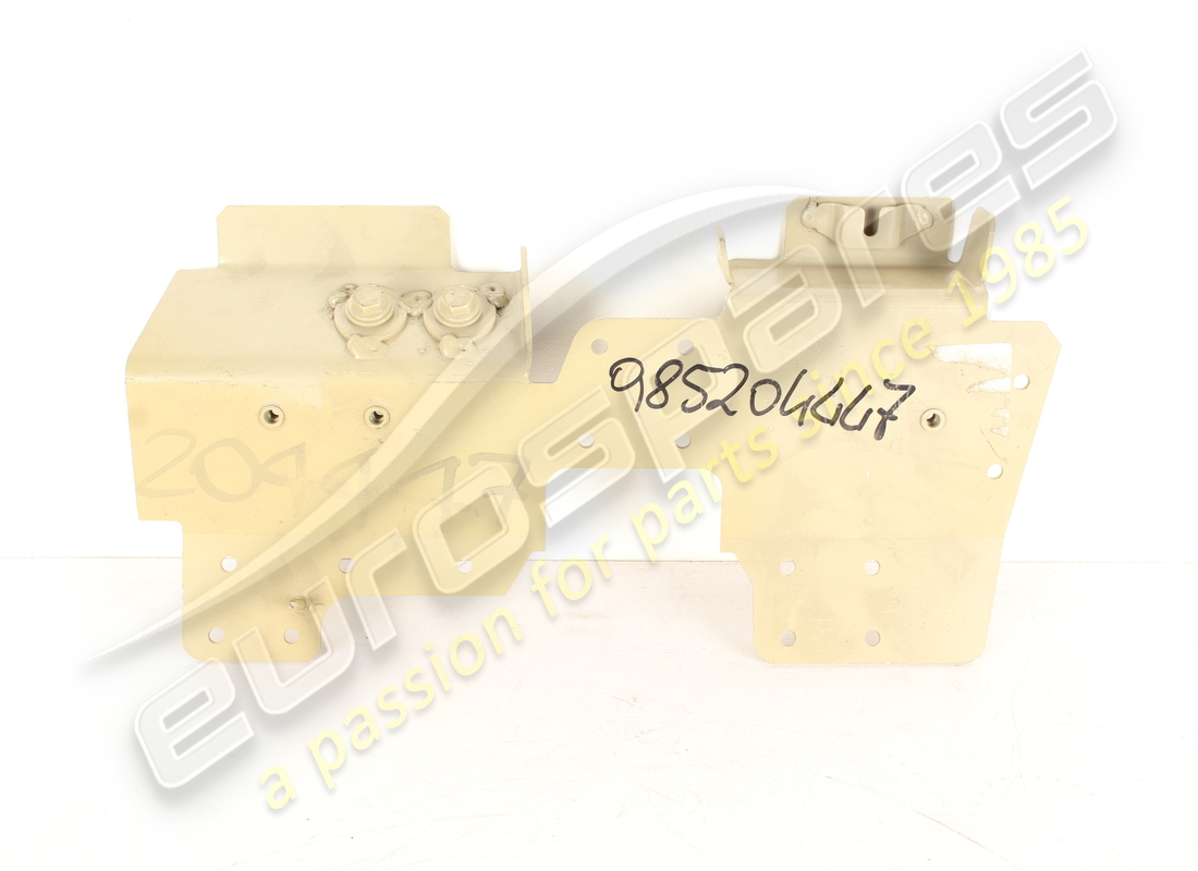 NEW FERRARI RH REINFORCEMENT. PART NUMBER 985204447 (1) new ferrari rh reinforcement. part number 985204447 (1)