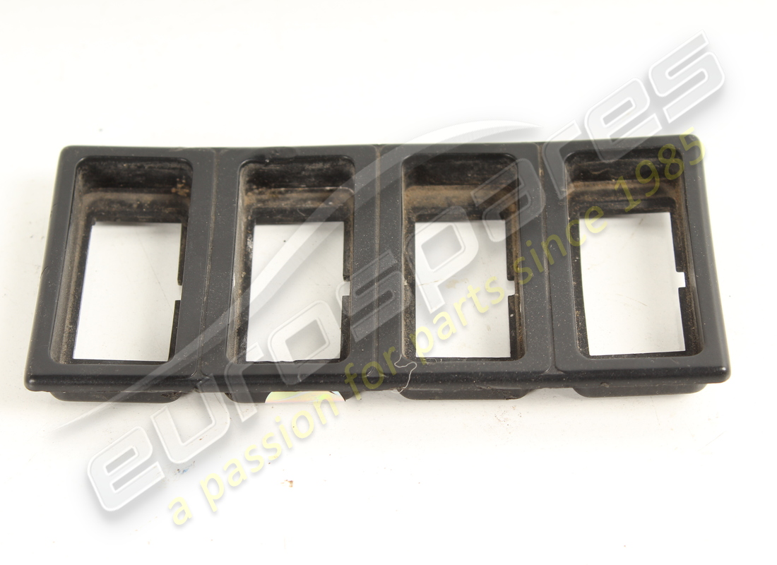 USED FERRARI PLATE. PART NUMBER 61819700 (2) used ferrari plate. part number 61819700 (2)