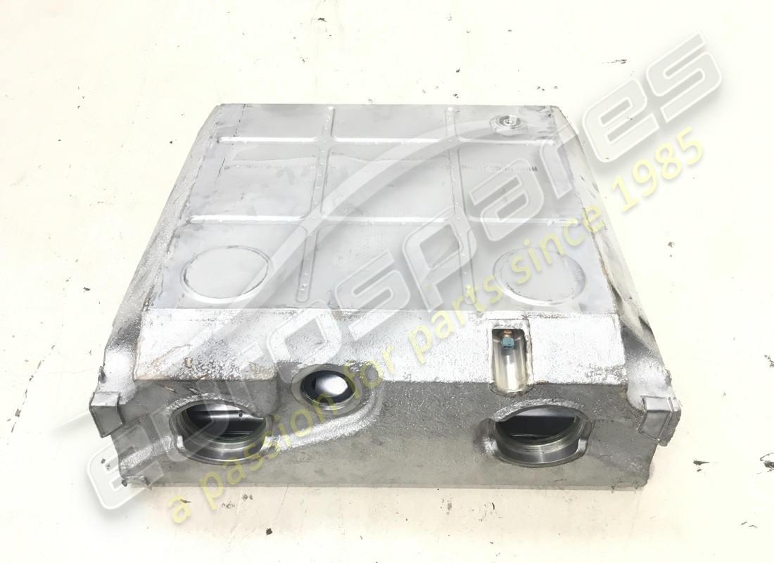 USED FERRARI FUEL TANK. PART NUMBER 186103 (2) used ferrari fuel tank. part number 186103 (2)