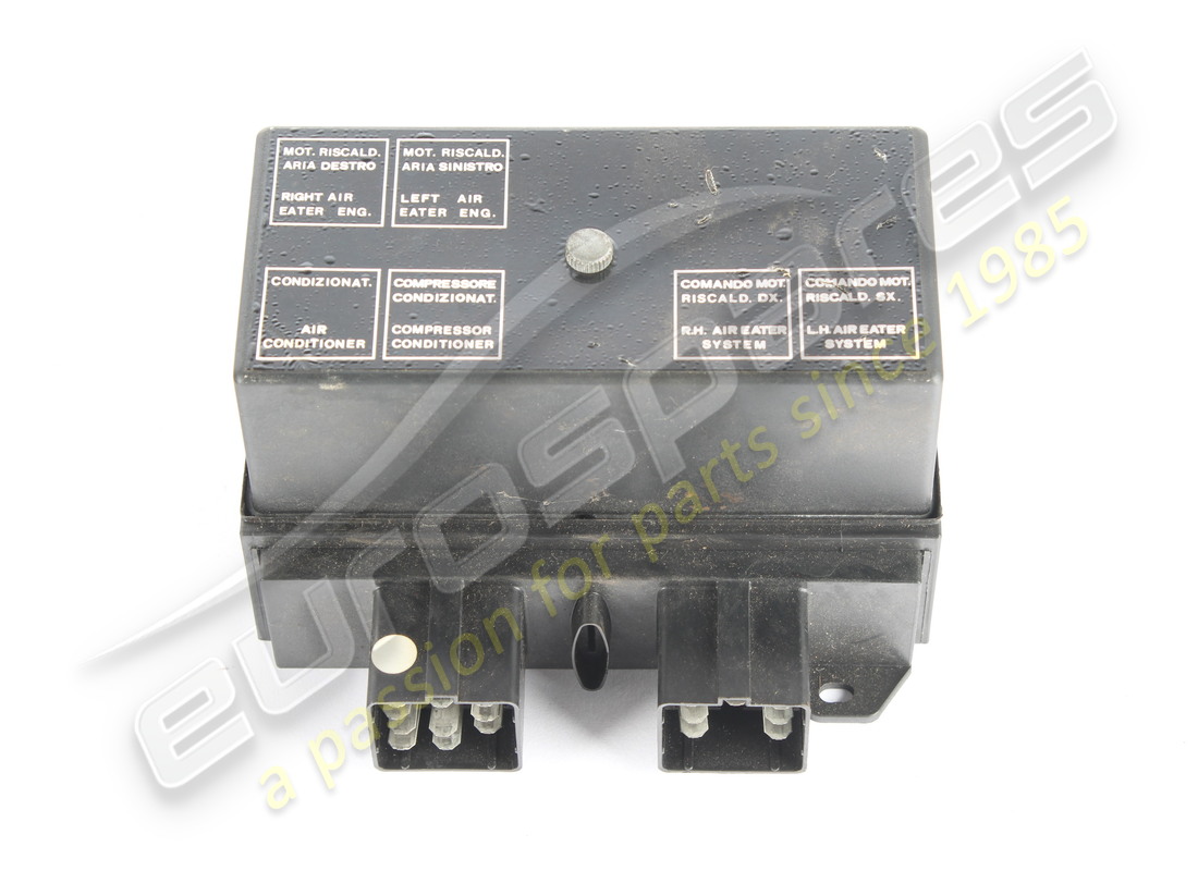 USED FERRARI ELECTRICAL RELAY BOARD. PART NUMBER 61804400 (2) used ferrari electrical relay board. part number 61804400 (2)