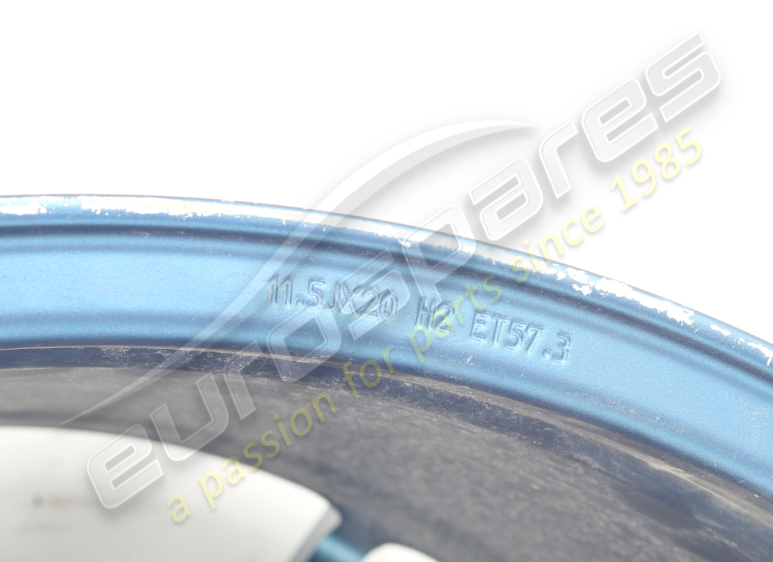 used ferrari rear wheel. part number 323895 (7)