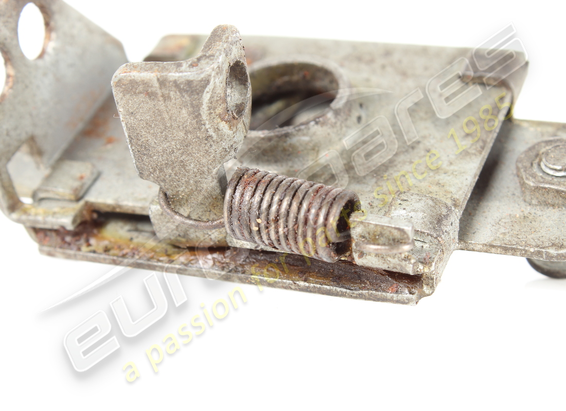 USED FERRARI CATCH. PART NUMBER 40099904 (3) used ferrari catch. part number 40099904 (3)