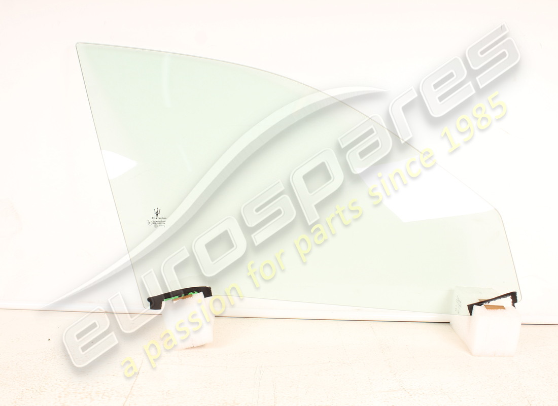 NEW MASERATI FRONT RH DOOR WINDOW GLASS. PART NUMBER 83744300 (1) new maserati front rh door window glass. part number 83744300 (1)