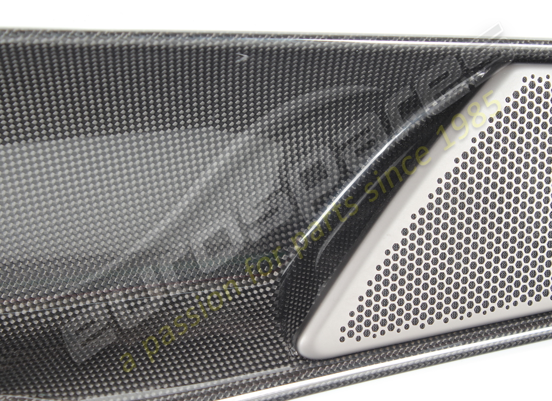 used ferrari medaglione sup. ant. dx carb. part number 748849 (2)