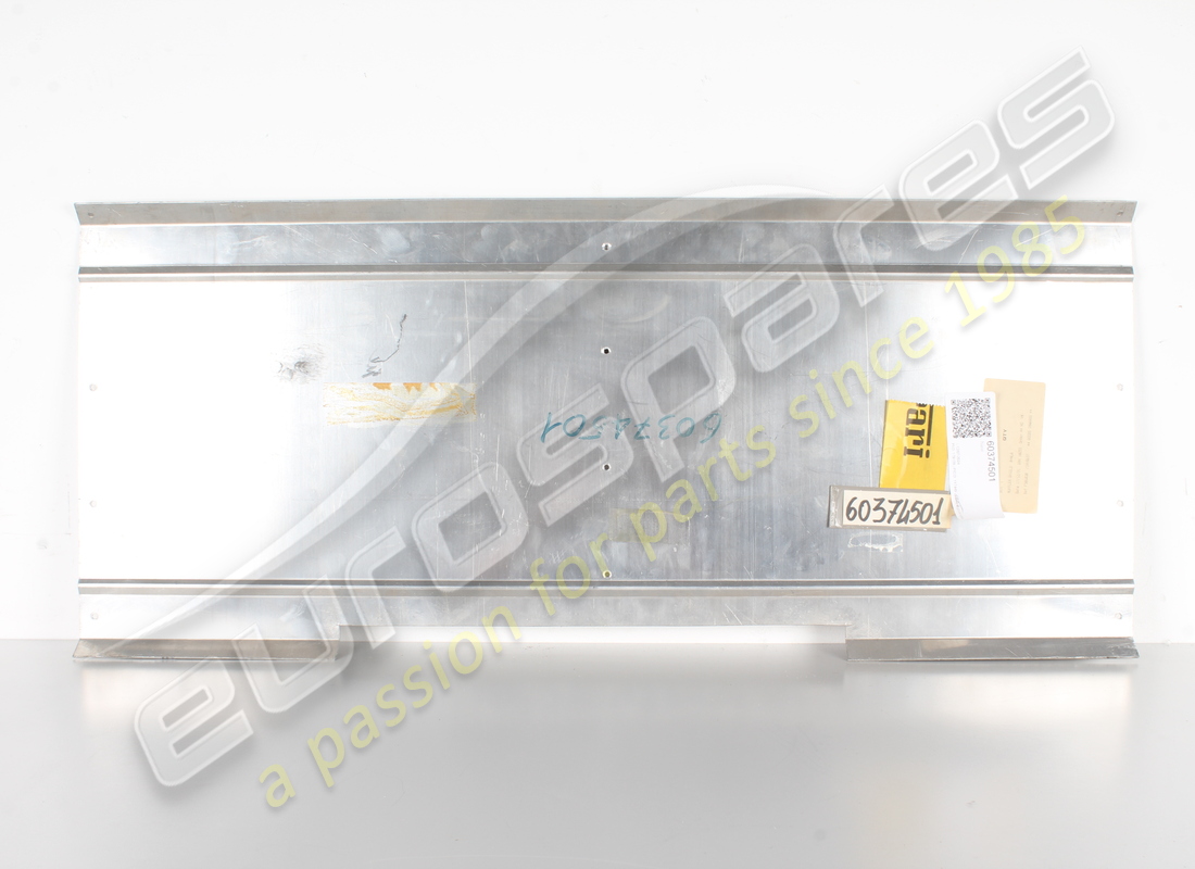 NEW FERRARI SHIELD. PART NUMBER 60374501 (2) new ferrari shield. part number 60374501 (2)