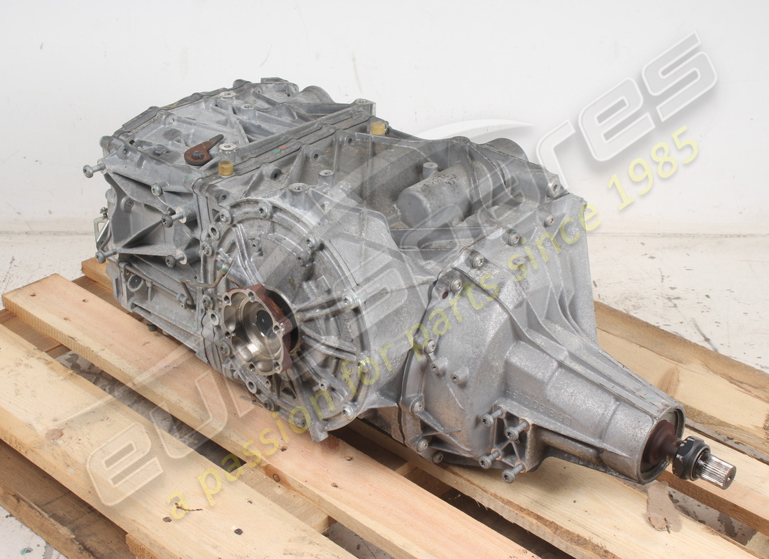 used ferrari complete dct gearbox. part number 864807 (1)