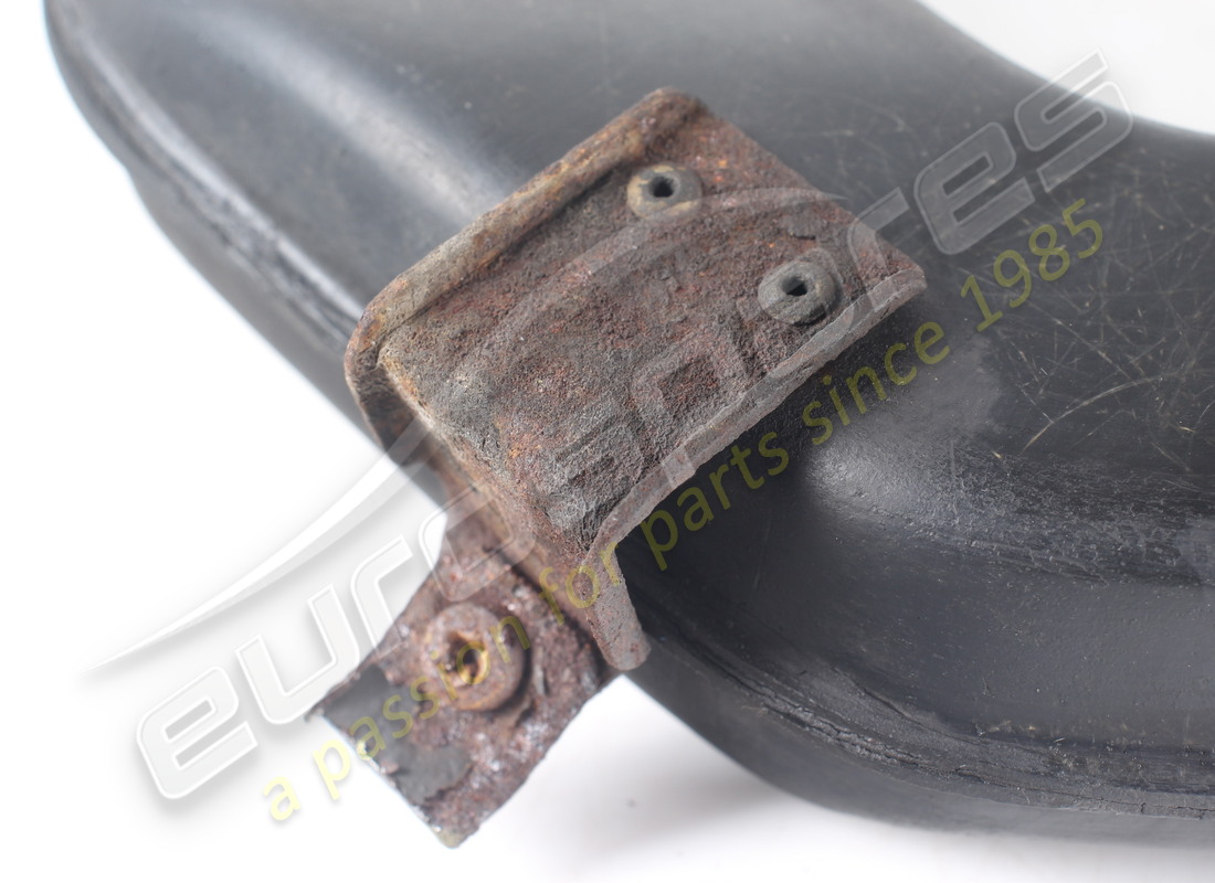 used maserati rh brake duct. part number 386100154 (3)