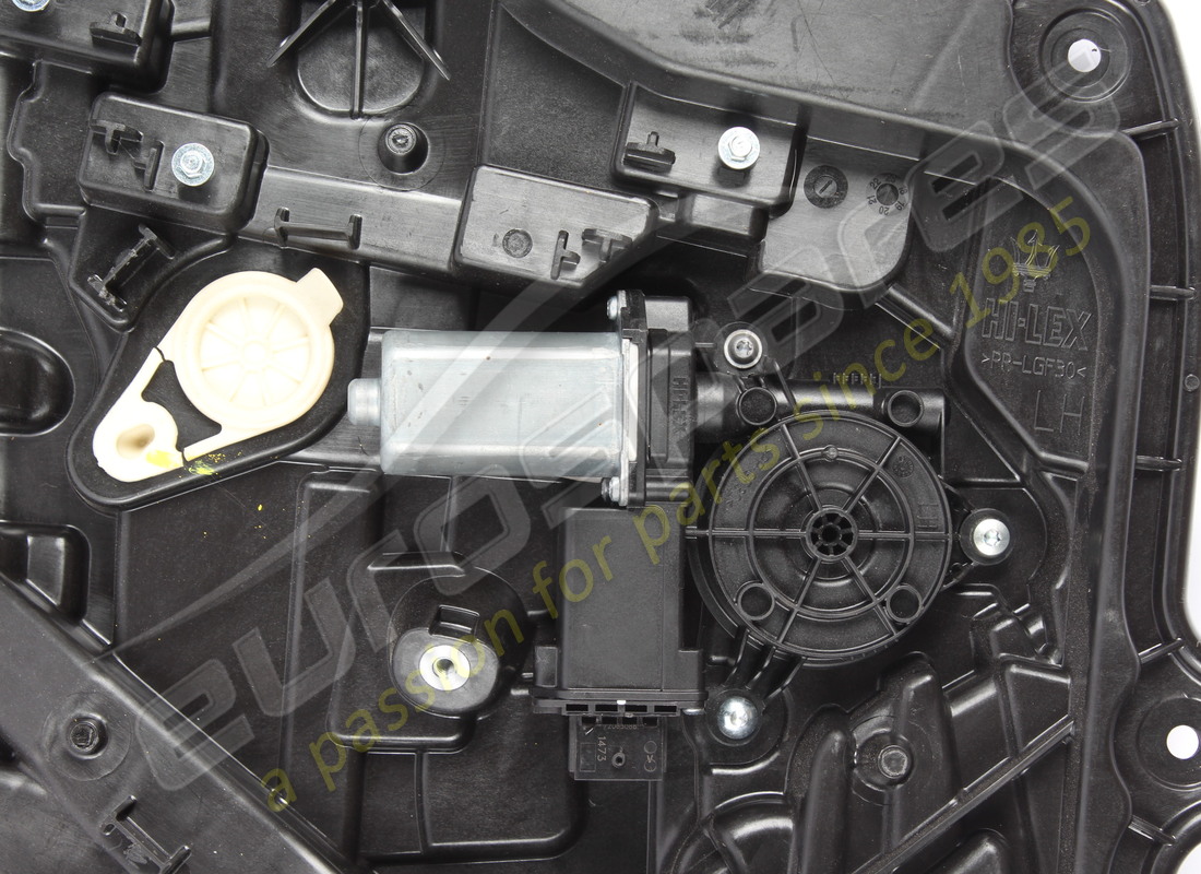 USED MASERATI LH REAR DOOR CARRIER. PART NUMBER 673014116 (3) used maserati lh rear door carrier. part number 673014116 (3)