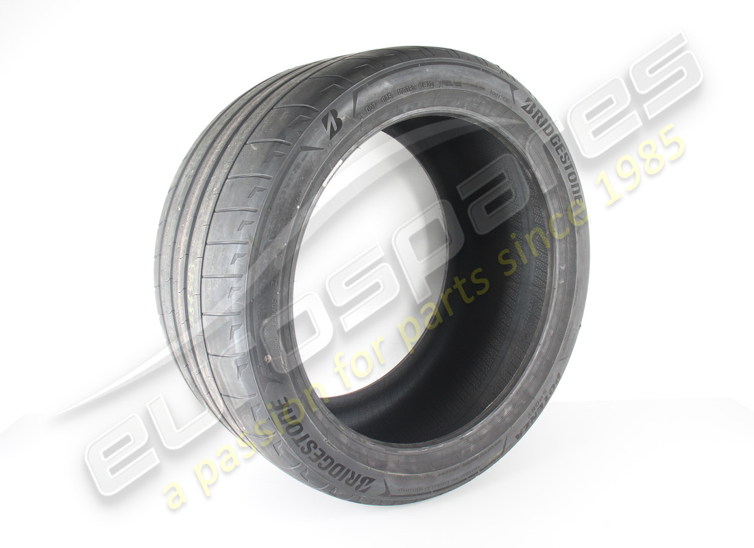 NEW FERRARI PIRELLI REAR SUMMER TYRE P-ZERO, 315-35 ZR20 (106Y). PART NUMBER 270412 (4) new ferrari pirelli rear summer tyre p-zero, 315-35 zr20 (106y). part number 270412 (4)